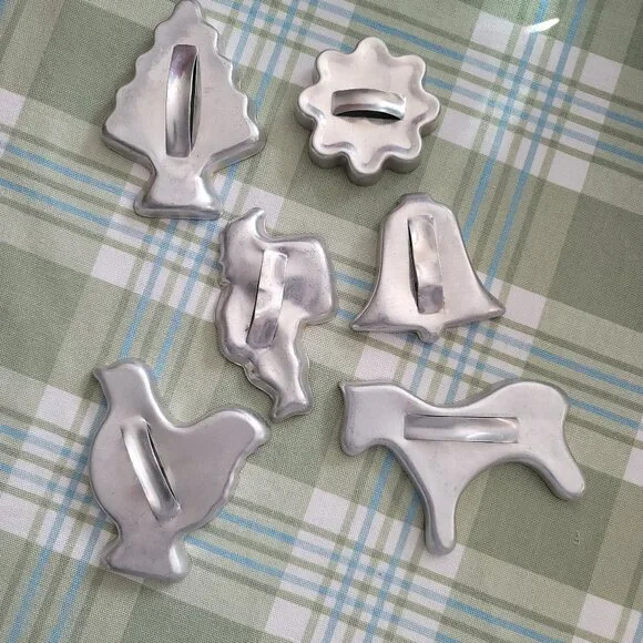 Lot Of 6 vintage Aluminum Cookie Cutters - Picture 1 of 3